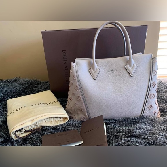 AUTHENTIC LOUIS VUITTON W PM GALET - Picture 2 of 15